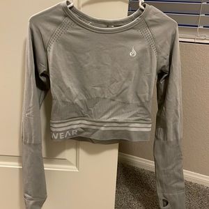 Ryderwear cropped long sleeve workout top